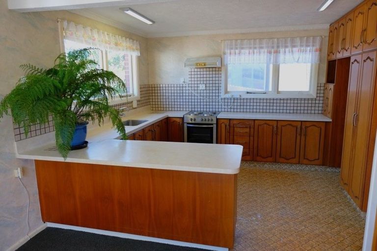 Photo of property in 28 Bournemouth Crescent, Aranui, Christchurch, 8061