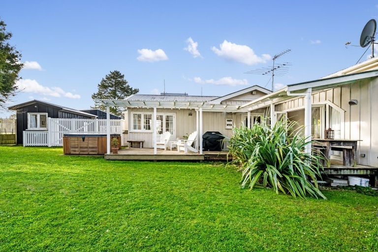 Photo of property in 623 State Highway 16, Kumeu, 0891