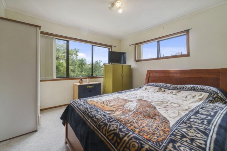 Photo of property in 80 Chislehurst Street, Henderson, Auckland, 0612