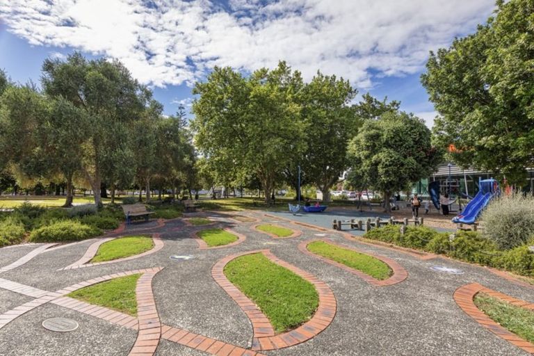 Photo of property in 3/17 Harbour View Road, Te Atatu Peninsula, Auckland, 0610