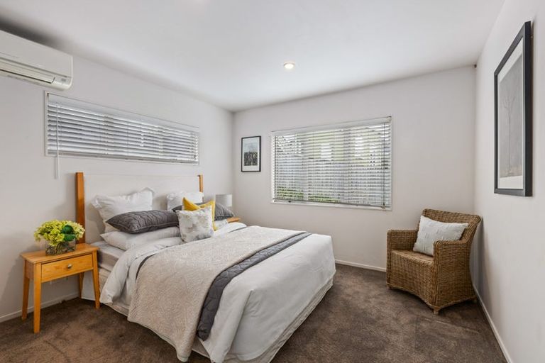 Photo of property in 49a Onewa Road, Northcote, Auckland, 0627