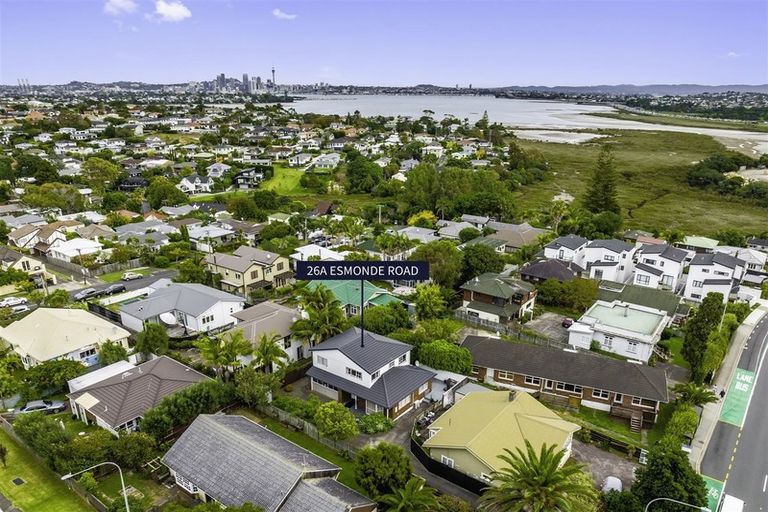 Photo of property in 2/26 Esmonde Road, Takapuna, Auckland, 0622
