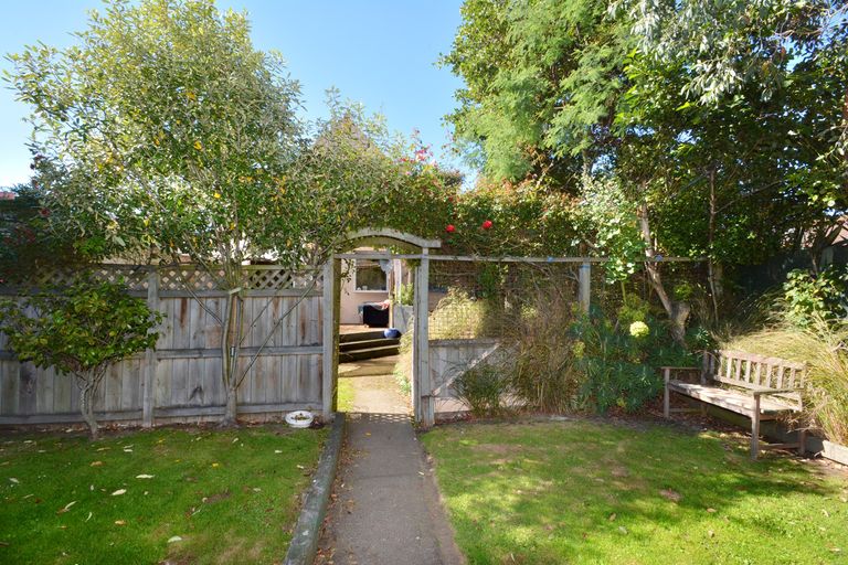 Photo of property in 210 Bay View Road, South Dunedin, Dunedin, 9012