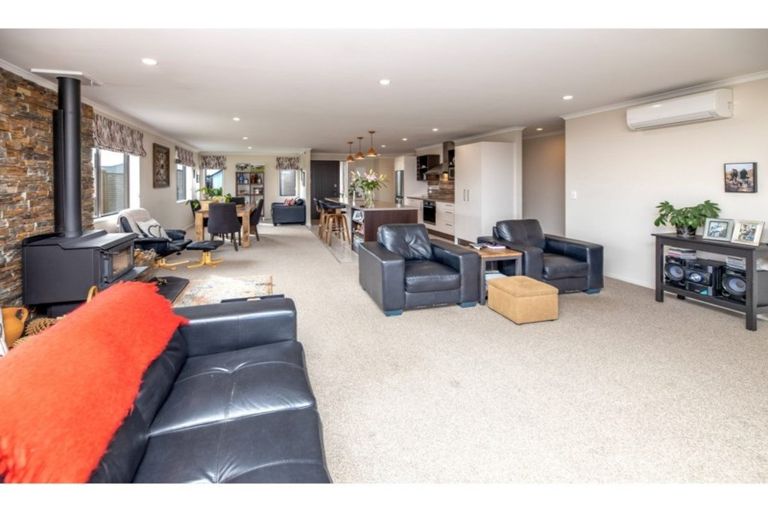 Photo of property in 6 Pemberton Drive, Amberley, 7410