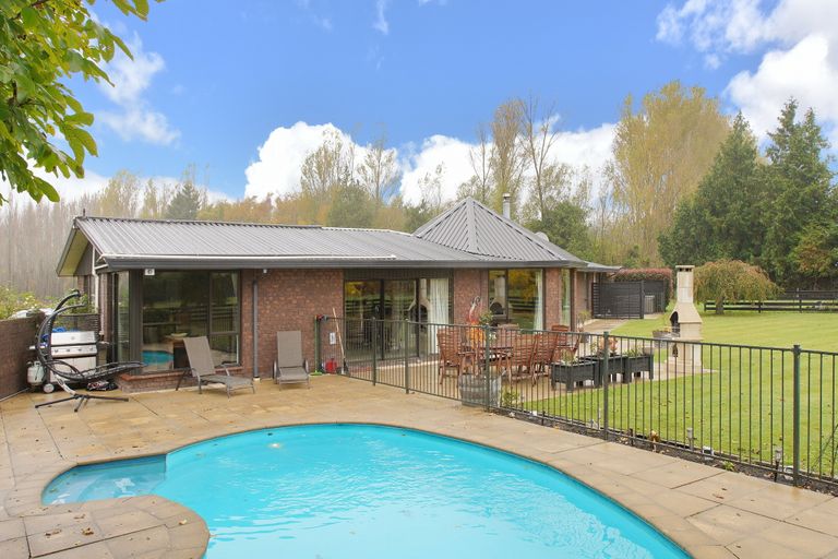 Photo of property in 617 Johns Road, Harewood, Christchurch, 8051