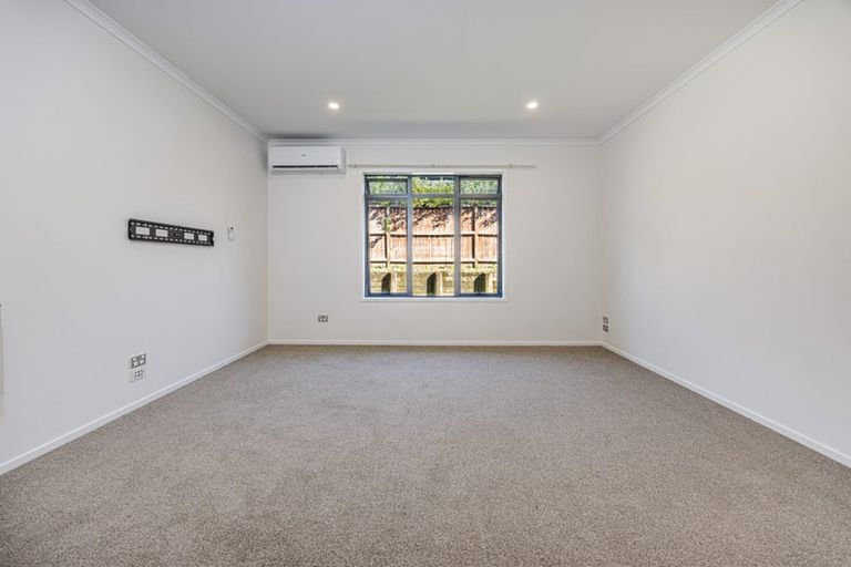 Photo of property in 6 Malbec Place, Huapai, Kumeu, 0810