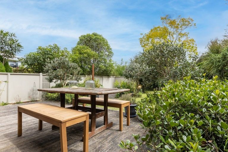 Photo of property in 103 James Cook Street, Havelock North, 4130