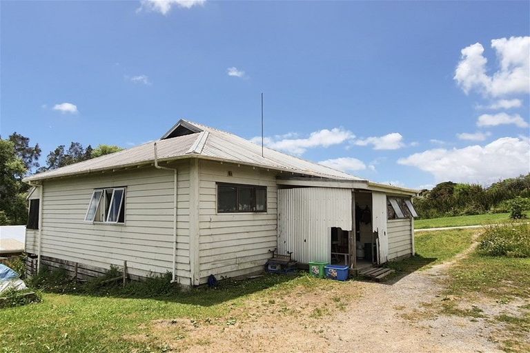 Photo of property in 24 Derrick Road, Kawakawa, 0210