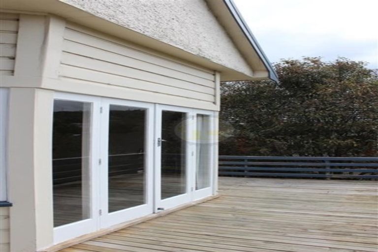 Photo of property in 82 Hazelhurst Pass, Caversham, Dunedin, 9012