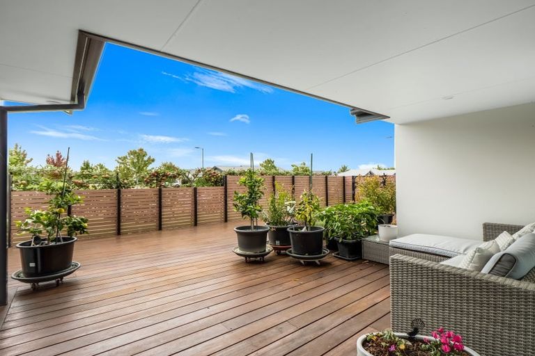 Photo of property in 21 Watkins Drive, Rangiora, 7400