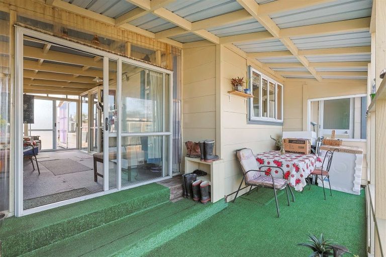 Photo of property in 60 Wakefield Street, Westport, 7825