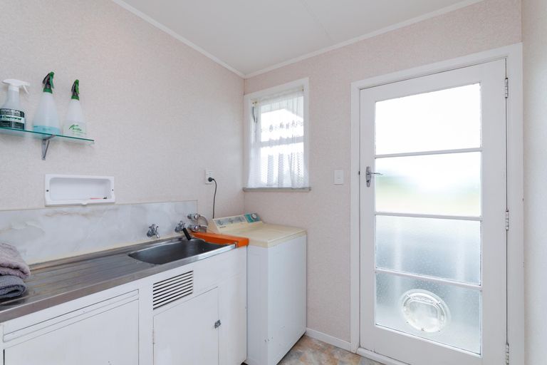 Photo of property in 14 Hartley Place, Awapuni, Palmerston North, 4412