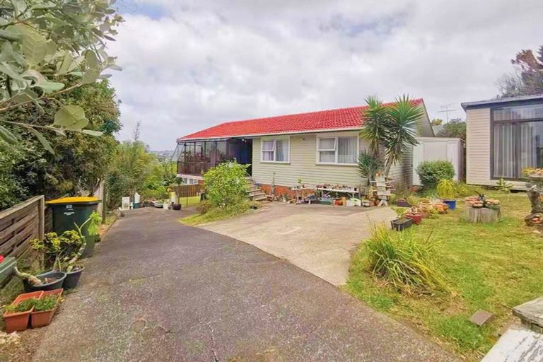 Photo of property in 23 La Trobe Street, Pakuranga Heights, Auckland, 2010