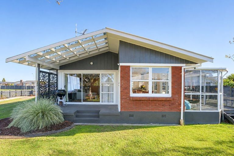 Photo of property in 1 Thorpe Street, Fairview Downs, Hamilton, 3214