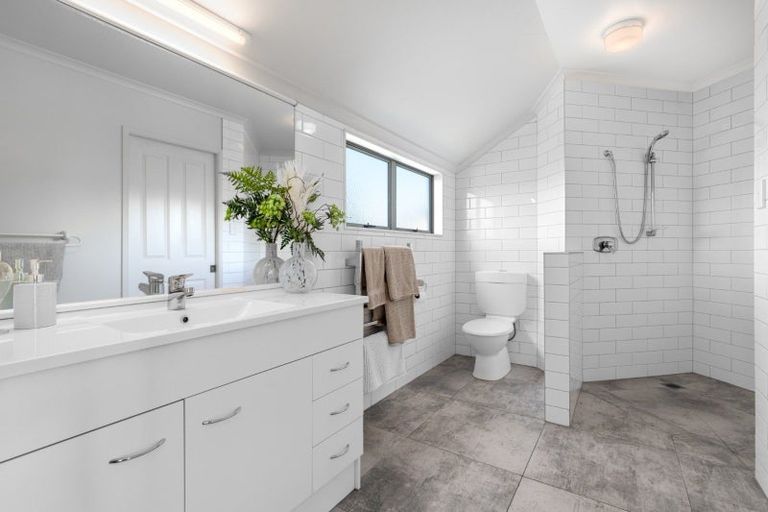 Photo of property in 409b Devonport Road, Tauranga South, Tauranga, 3112