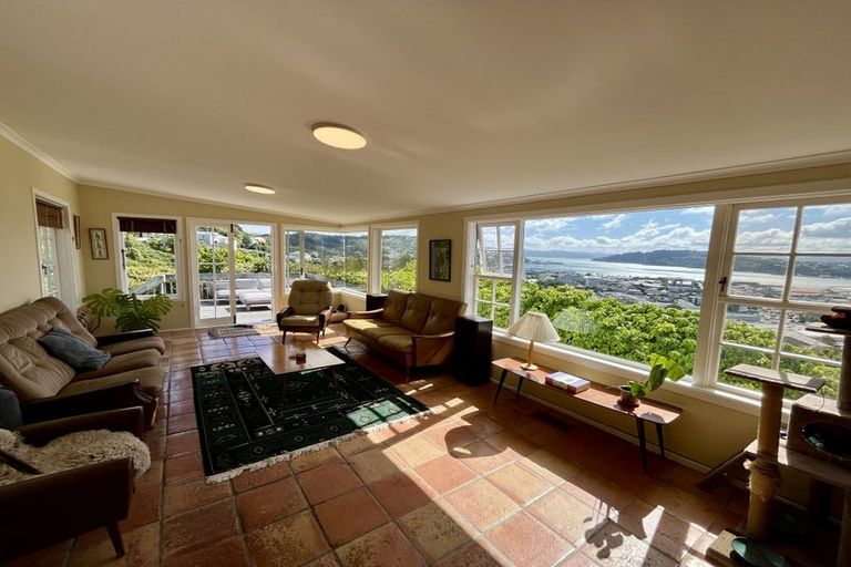 Photo of property in 50 Rodrigo Road, Kilbirnie, Wellington, 6022