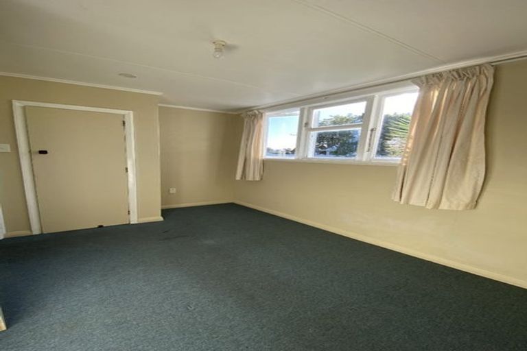 Photo of property in 13 Temuera Street, Otaki, 5512
