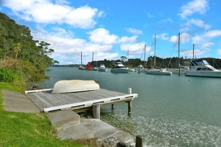 Photo of property in 260 Wade River Road, Wade Heads, Whangaparaoa, 0932