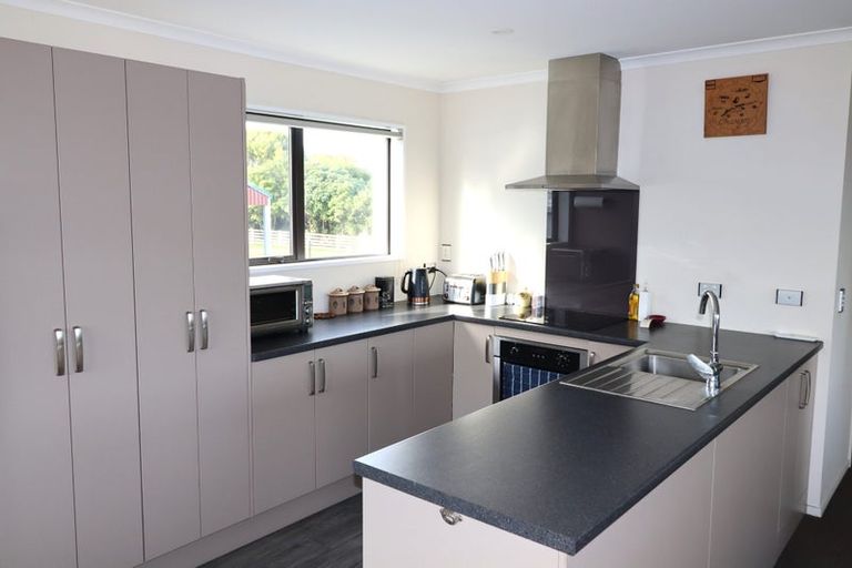 Photo of property in 17 High Street, Kakanui, Oamaru, 9495