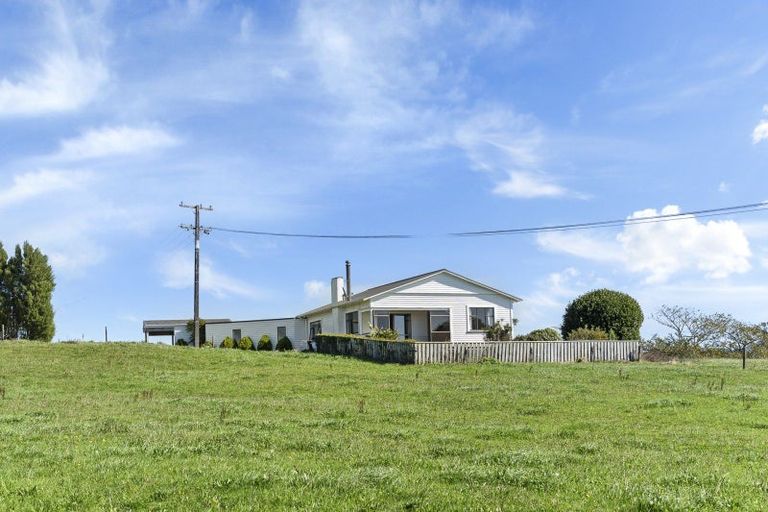 Photo of property in 1382 Carrington Road, Hurworth, New Plymouth, 4371