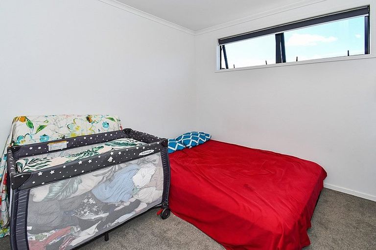 Photo of property in 11/90 Swaffield Road, Papatoetoe, Auckland, 2025