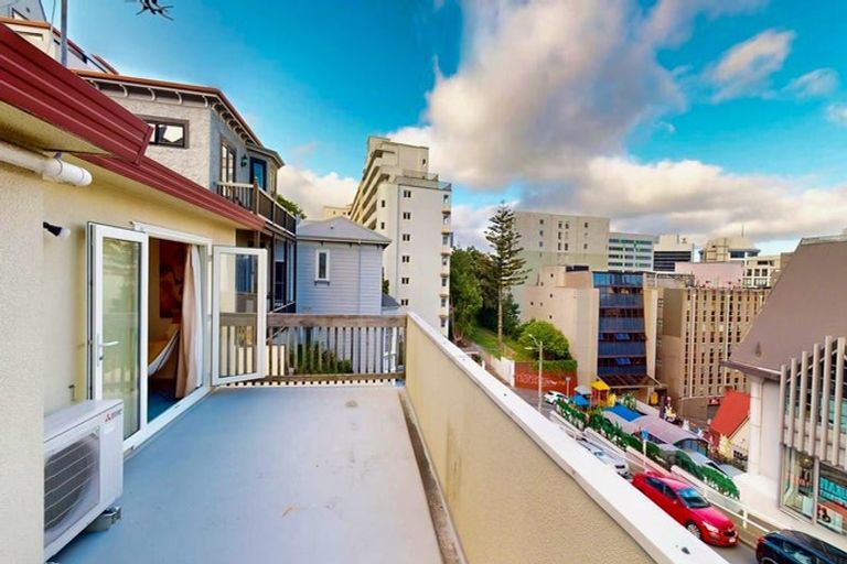 Photo of property in 4a Macdonald Crescent, Te Aro, Wellington, 6011