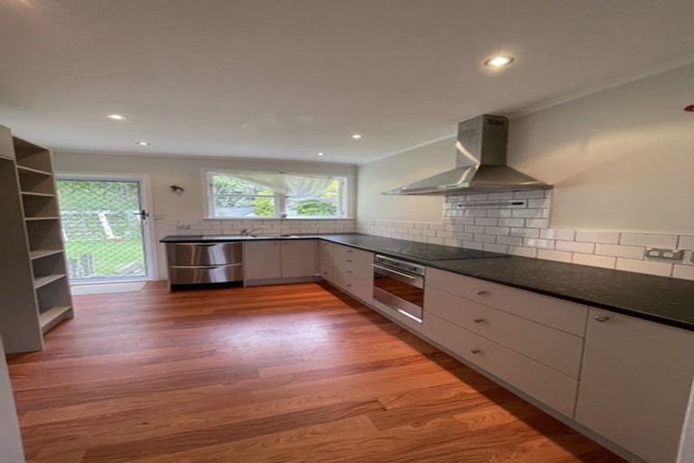 Photo of property in 370 George Street, Stokes Valley, Lower Hutt, 5019