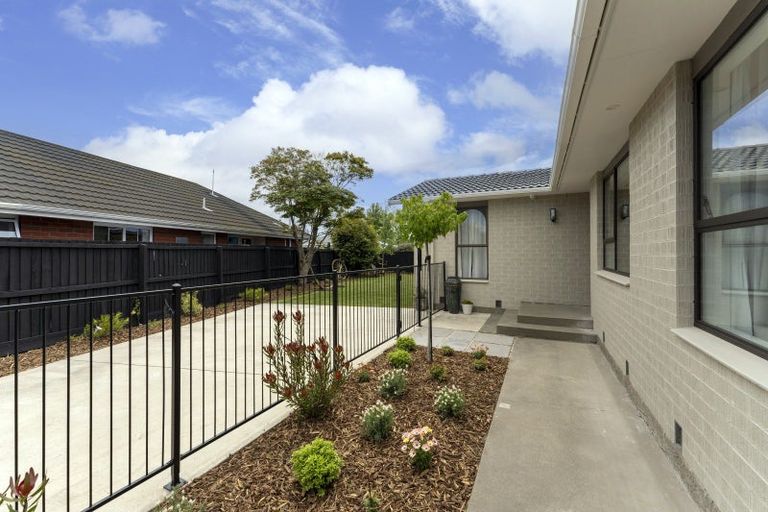 Photo of property in 6 Montclare Avenue, Ilam, Christchurch, 8041