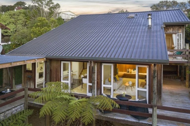 Photo of property in 25 Pemberton Avenue, Bayview, Auckland, 0629