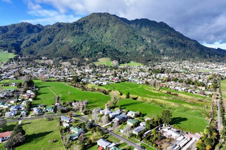 Photo of property in 10 Stirling Street, Te Aroha, 3320