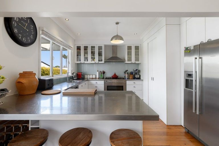 Photo of property in 462 Devonport Road, Tauranga South, Tauranga, 3112