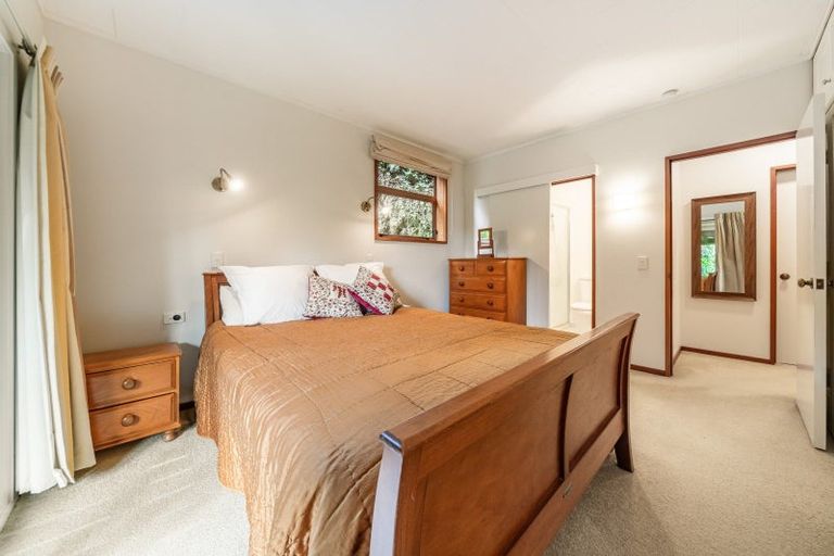 Photo of property in 13 Bayview Road, Paremata, Porirua, 5024