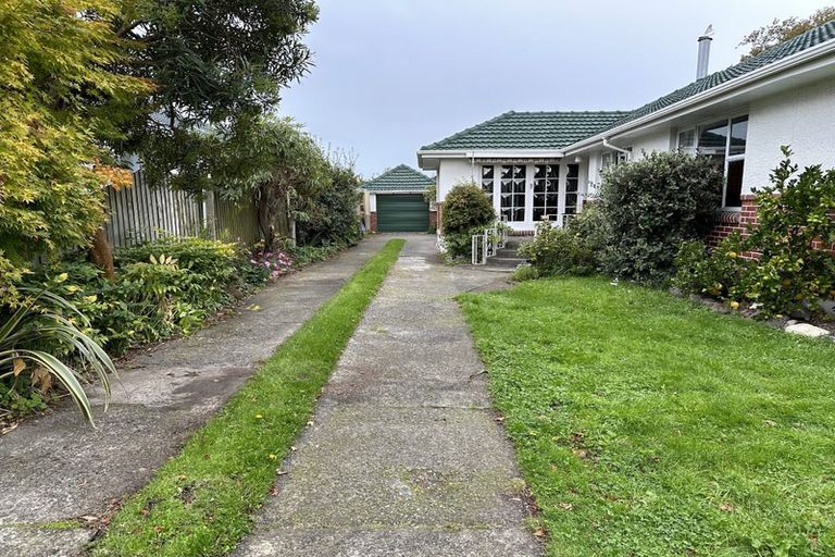 Photo of property in 228 Avonhead Road, Avonhead, Christchurch, 8042