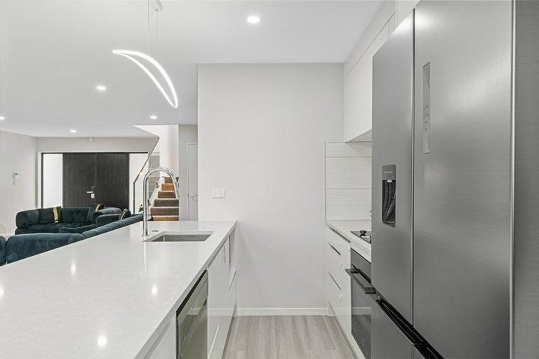 Photo of property in 4 Tawapou Close, Massey, Auckland, 0614