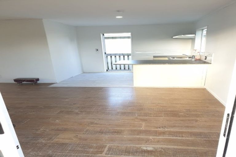 Photo of property in 79 Roberts Road, Te Atatu South, Auckland, 0610