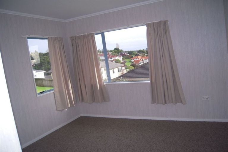 Photo of property in 17 Mcfetridge Place, Hillcrest, Auckland, 0627