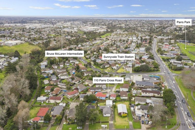 Photo of property in 110 Parrs Cross Road, Sunnyvale, Auckland, 0612