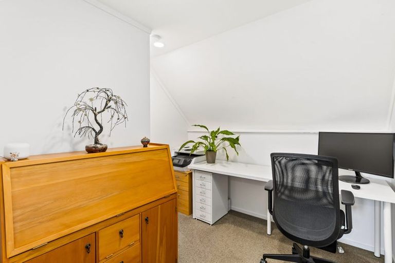 Photo of property in 15a Whangaparaoa Road, Red Beach, 0932