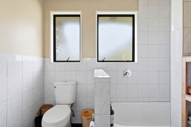 Photo of property in 23 Wallis Street, Raglan, 3225