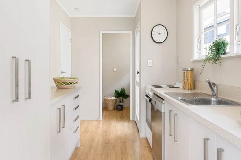 Photo of property in 1/63 Langana Avenue, Browns Bay, Auckland, 0630