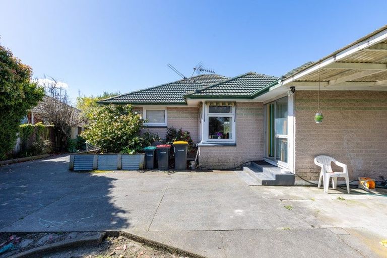 Photo of property in 37 Appleby Crescent, Burnside, Christchurch, 8053