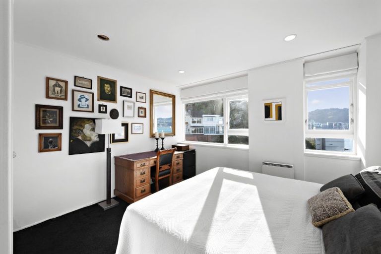 Photo of property in Clifton Towers, 202 Oriental Parade, Oriental Bay, Wellington, 6011