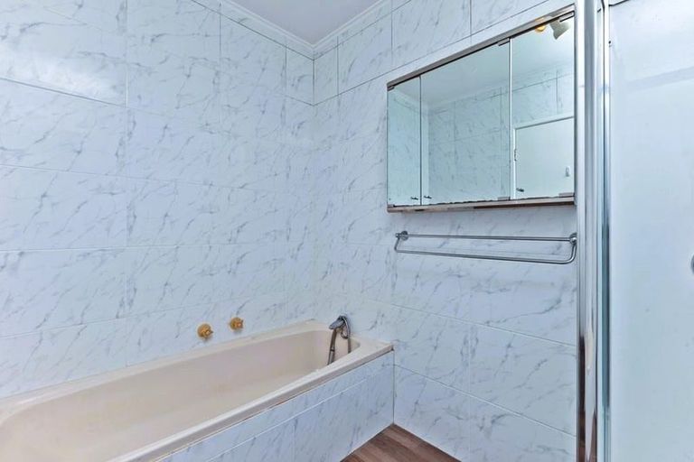 Photo of property in 54 Manuka Road, Glenfield, Auckland, 0629