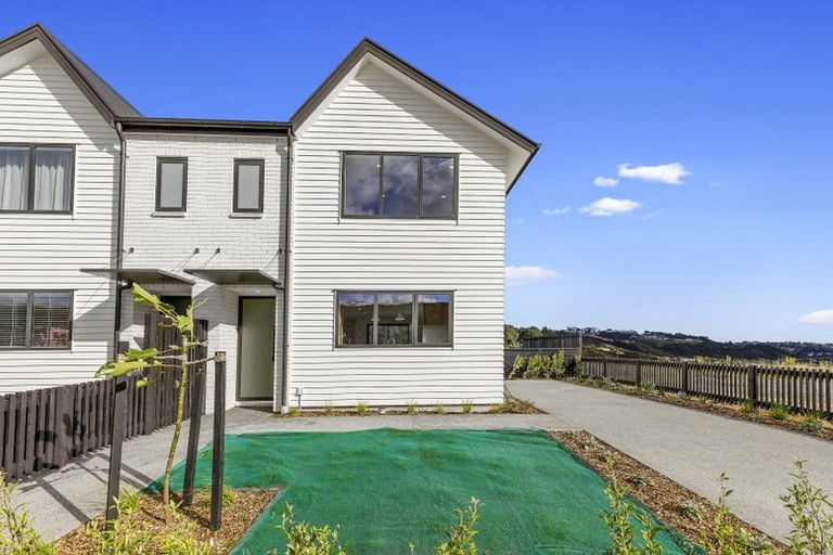 Photo of property in 30 Turtleback Avenue, Whitby, 5024