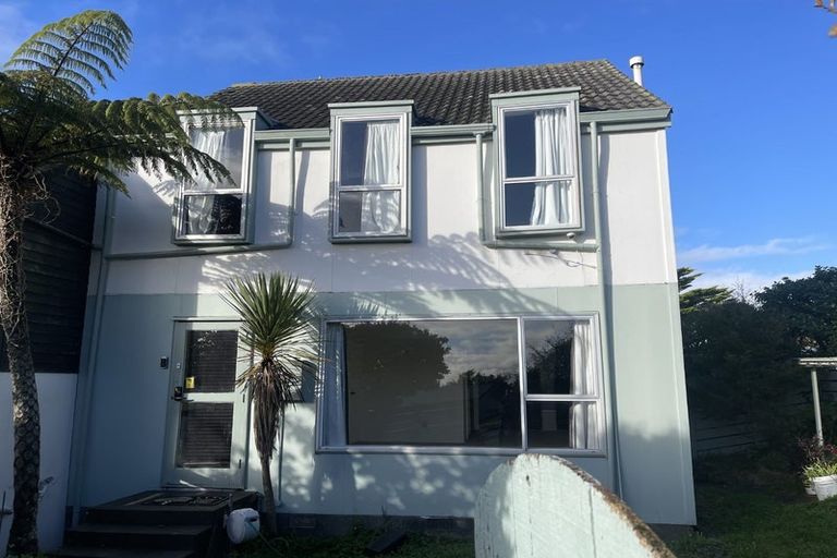 Photo of property in 1 Hollydale Grove, Churton Park, Wellington, 6037