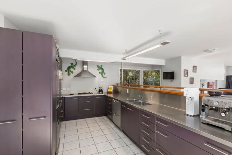 Photo of property in 3a Kaitawa Road, York Bay, Lower Hutt, 5013