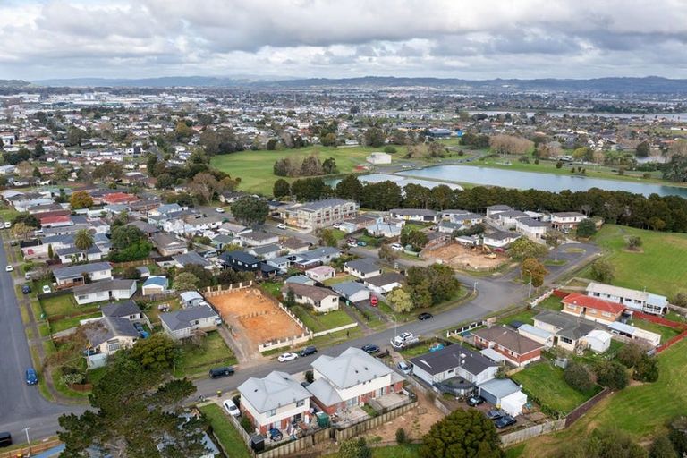 Photo of property in 16 Volante Avenue, Wattle Downs, Auckland, 2103