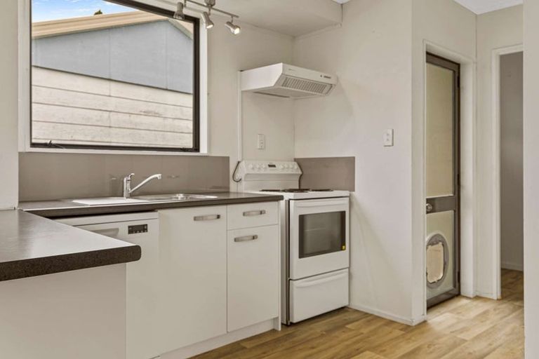 Photo of property in 2b Tui Avenue, Forest Lake, Hamilton, 3200