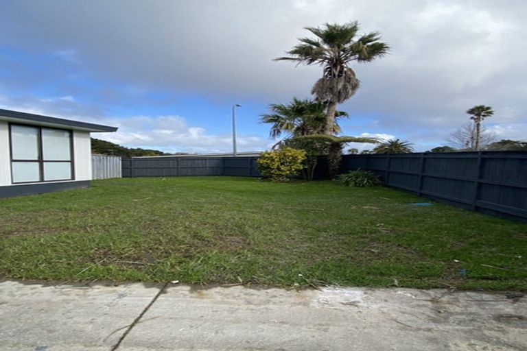 Photo of property in 36 Caribbean Drive, Unsworth Heights, Auckland, 0632