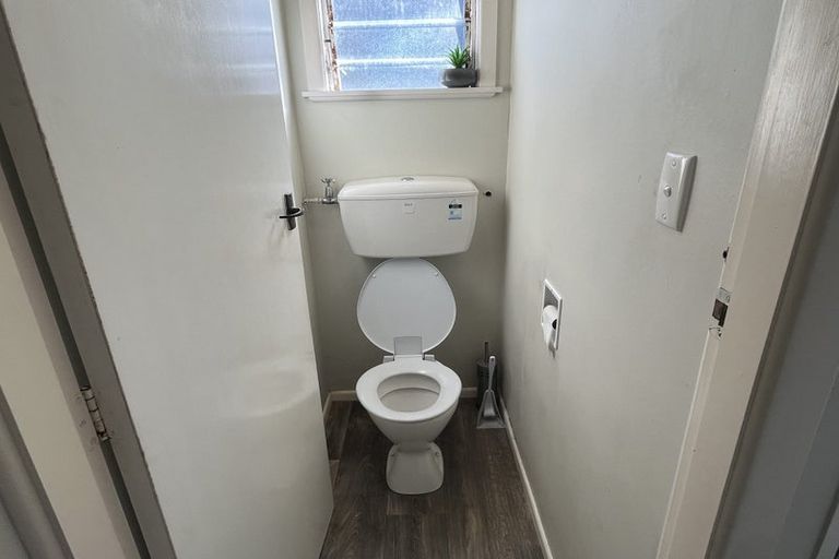 Photo of property in 14 Waterloo Crescent, Hokowhitu, Palmerston North, 4410